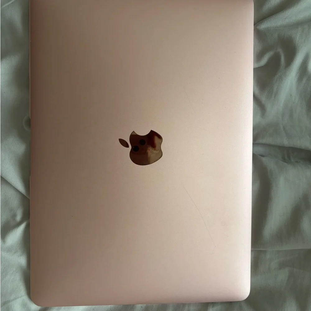 Apple MacBook 12-inch in Rose Gold and Silver